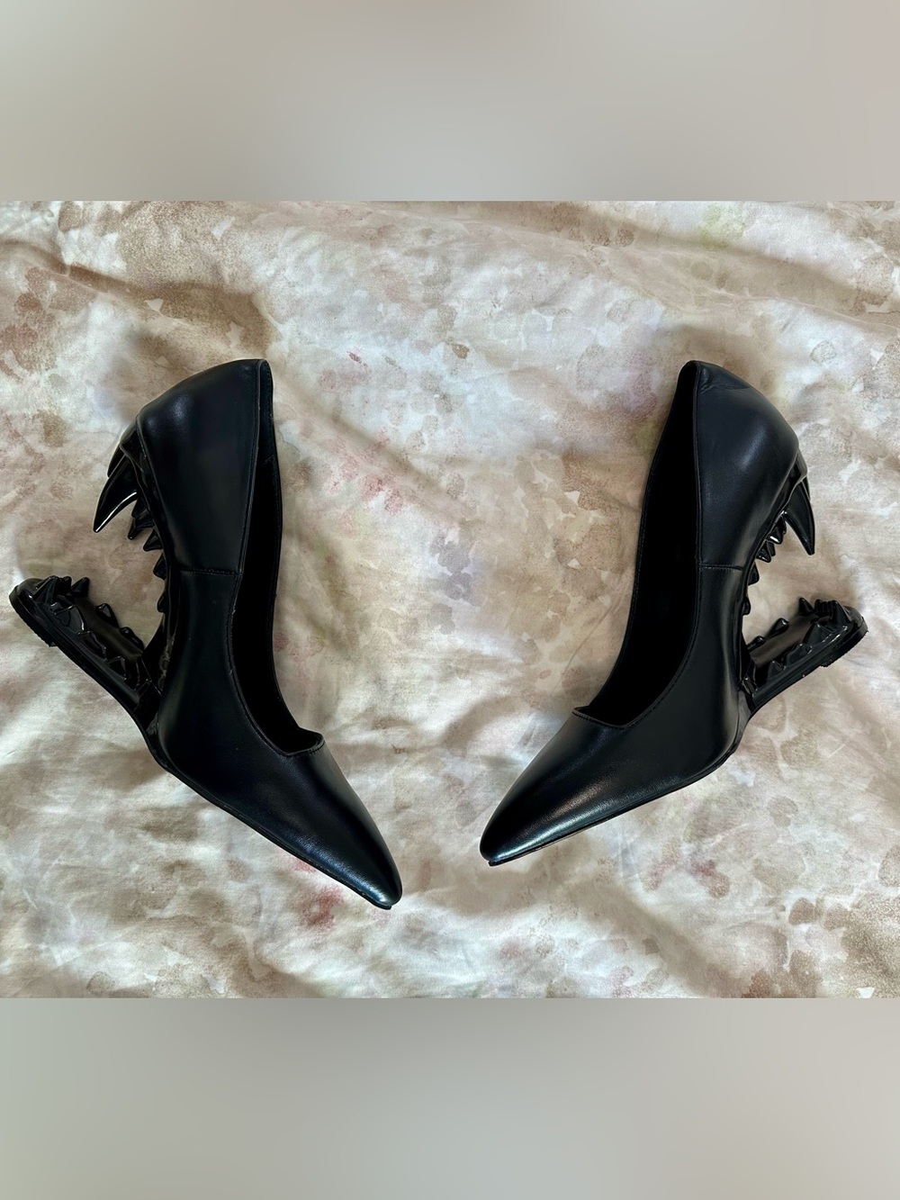 Black Pointed Toe Women's Pumps
